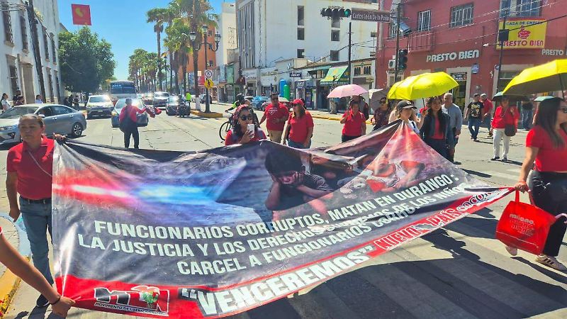 Maestros de la CNTE se manifiestan en Durango